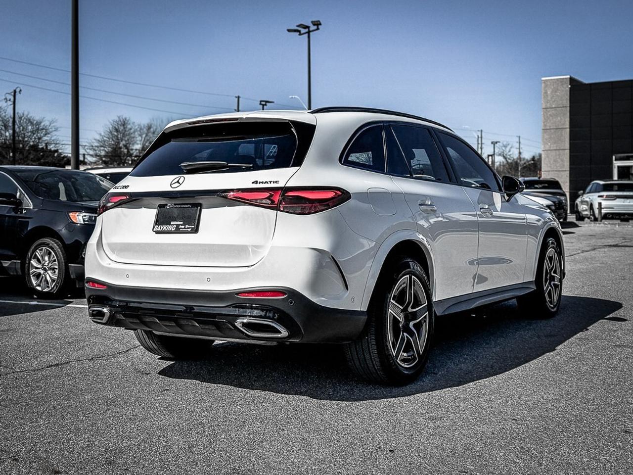 2024 Mercedes-Benz GLC300 HEATED SEATS + WHEEL   CARPLAY   PANO ROOF   BLI Photo4