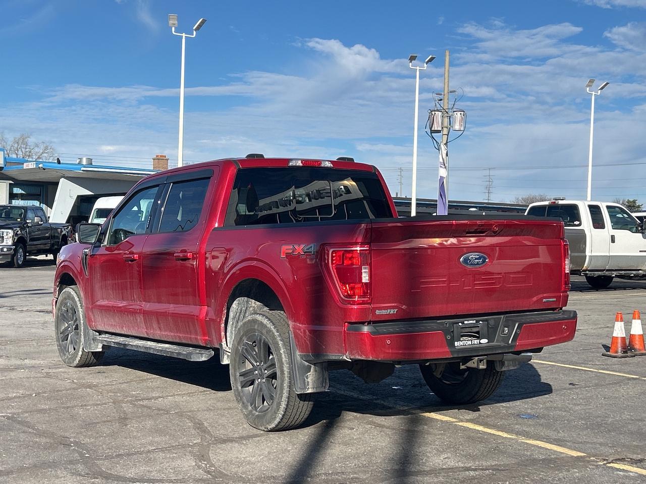 2021 Ford F-150 XLT CREW 3.5L 302A PKG LOW KM PWR HEATED SEATS FX4 Photo