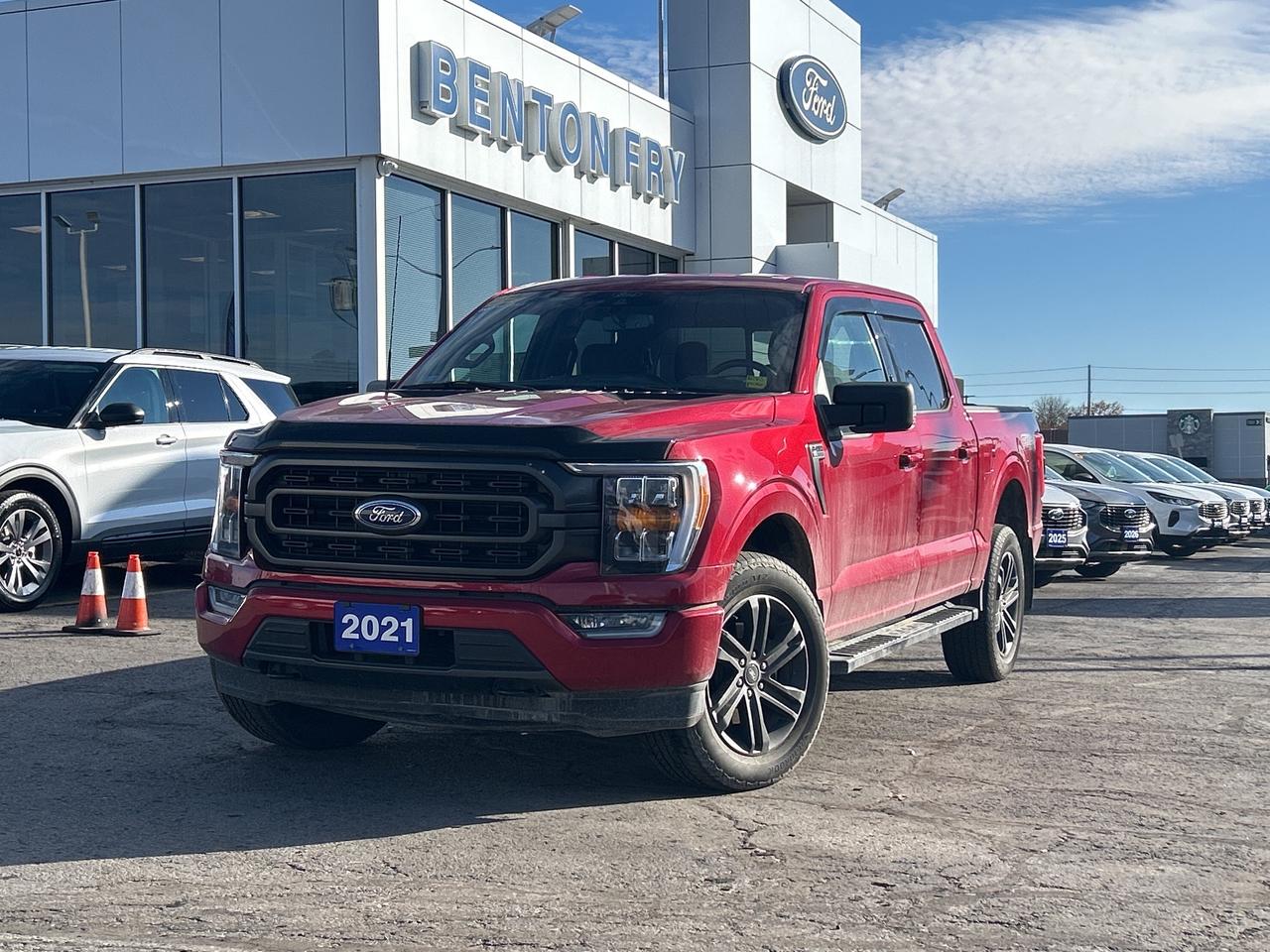 2021 Ford F-150 XLT CREW 3.5L 302A PKG LOW KM PWR HEATED SEATS FX4 Photo
