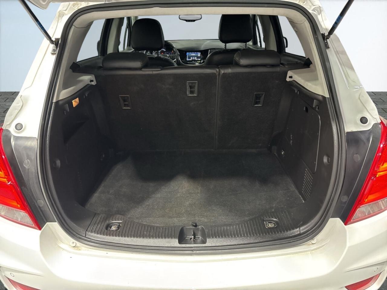 2020 Chevrolet Trax Luxurious Premier AWD Model   Heated Leather   Sun Photo