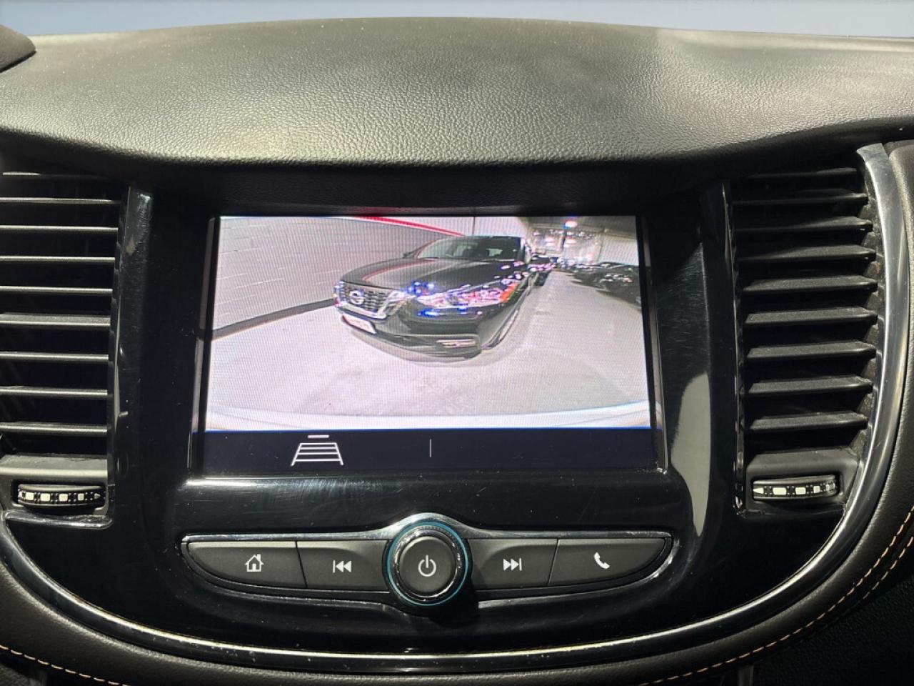 2020 Chevrolet Trax Luxurious Premier AWD Model   Heated Leather   Sun Photo