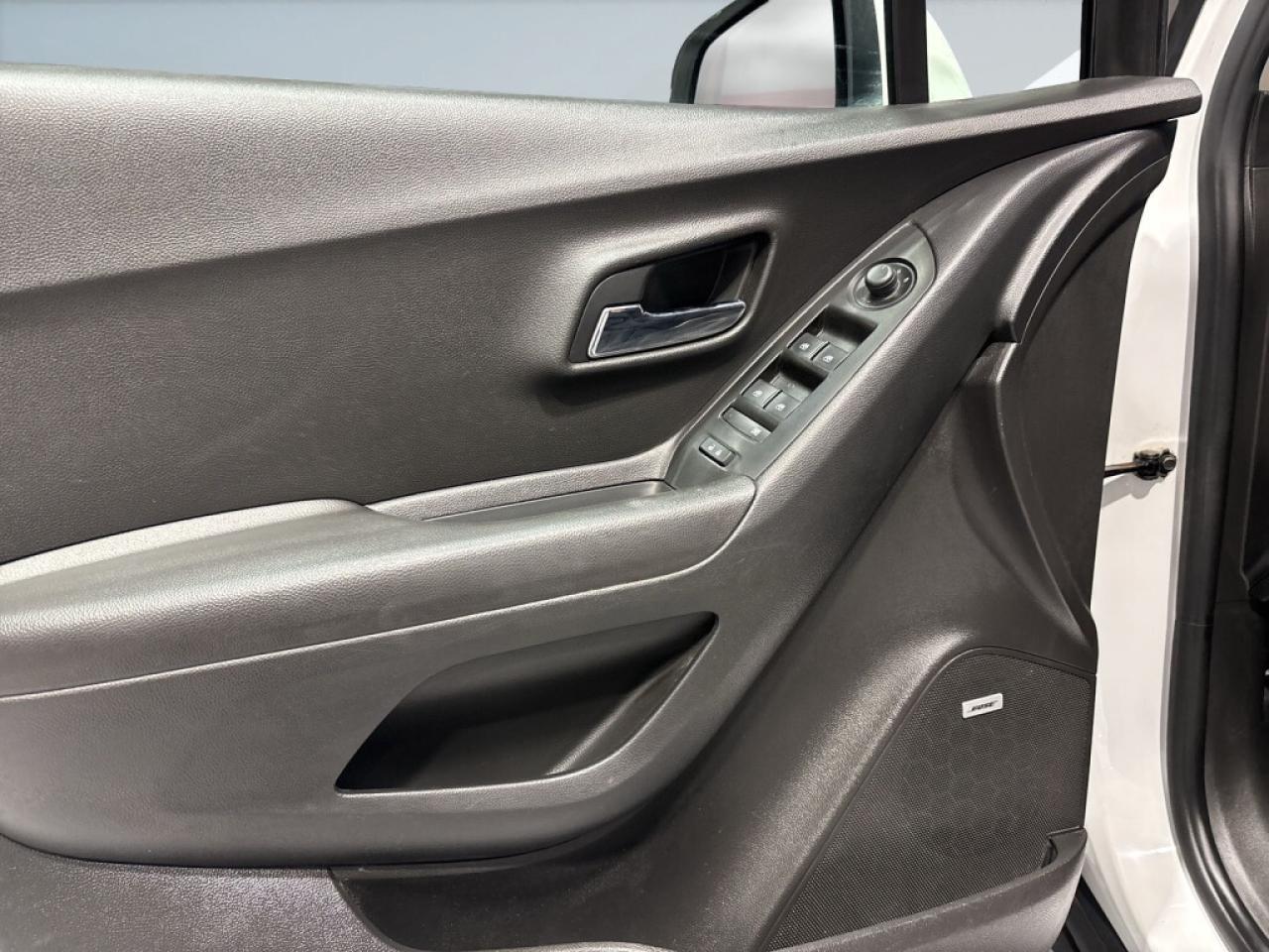 2020 Chevrolet Trax Luxurious Premier AWD Model   Heated Leather   Sun Photo