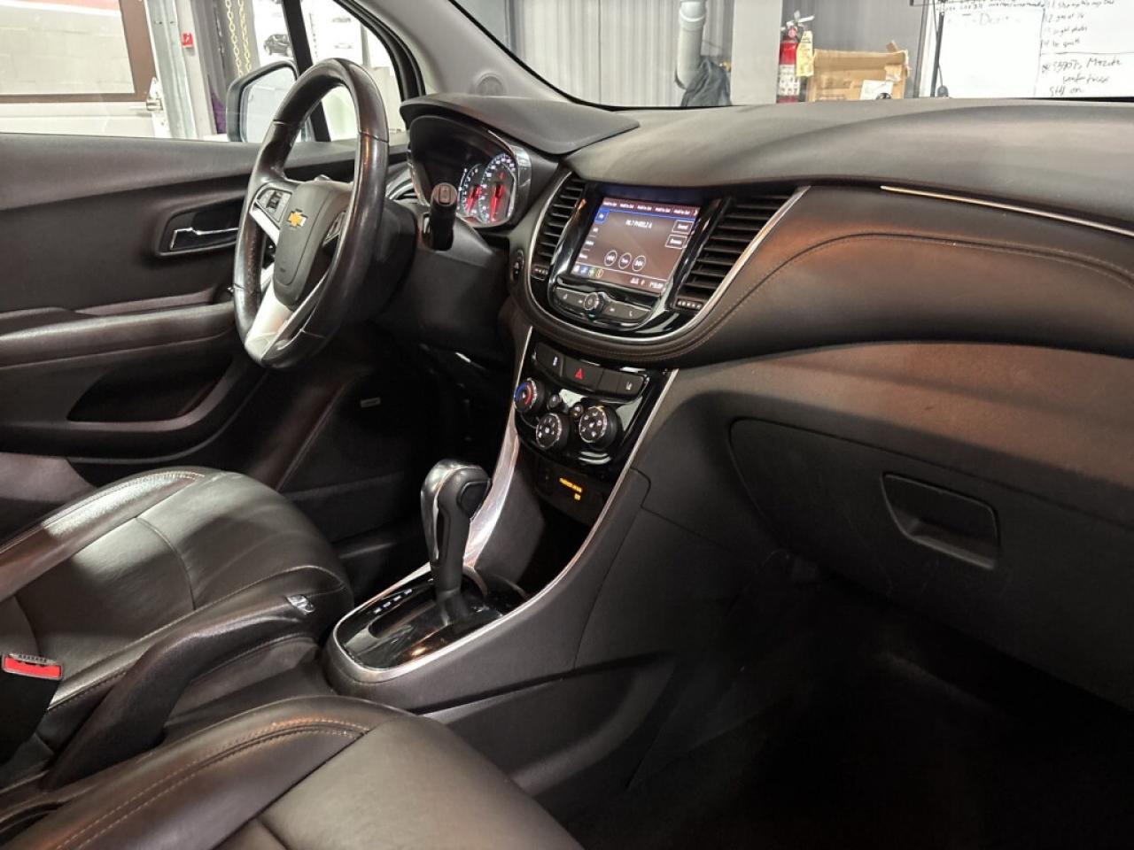 2020 Chevrolet Trax Luxurious Premier AWD Model   Heated Leather   Sun Photo