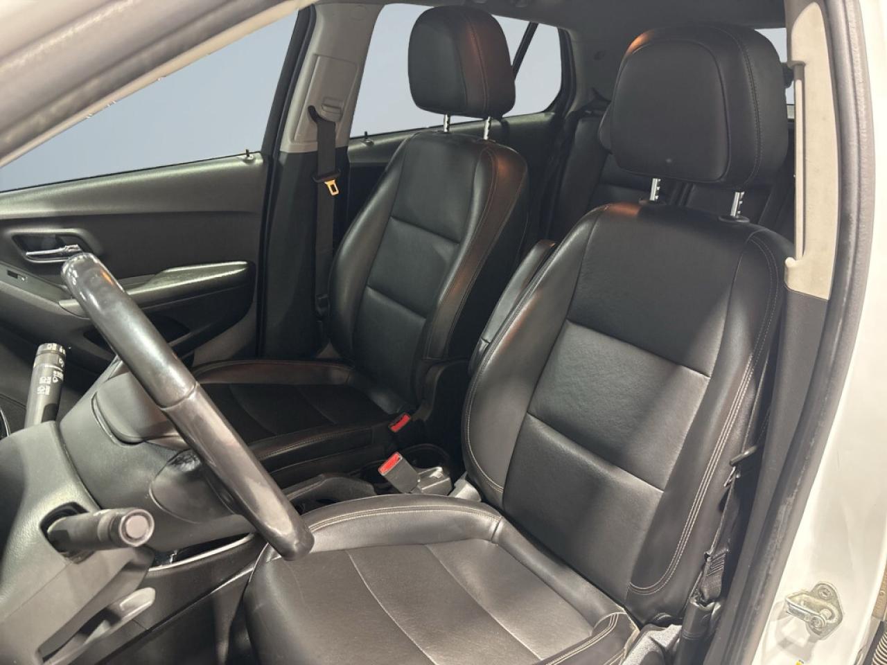 2020 Chevrolet Trax Luxurious Premier AWD Model   Heated Leather   Sun Photo