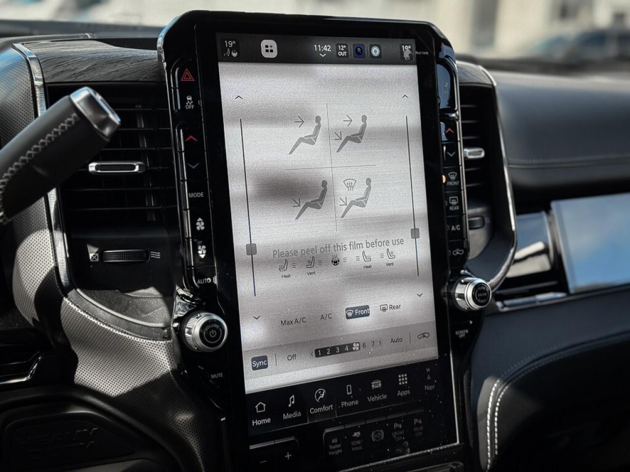 2025 RAM 3500 Limited   CREW   DUALLY   NIGHT EDITION   MAX TOW Photo