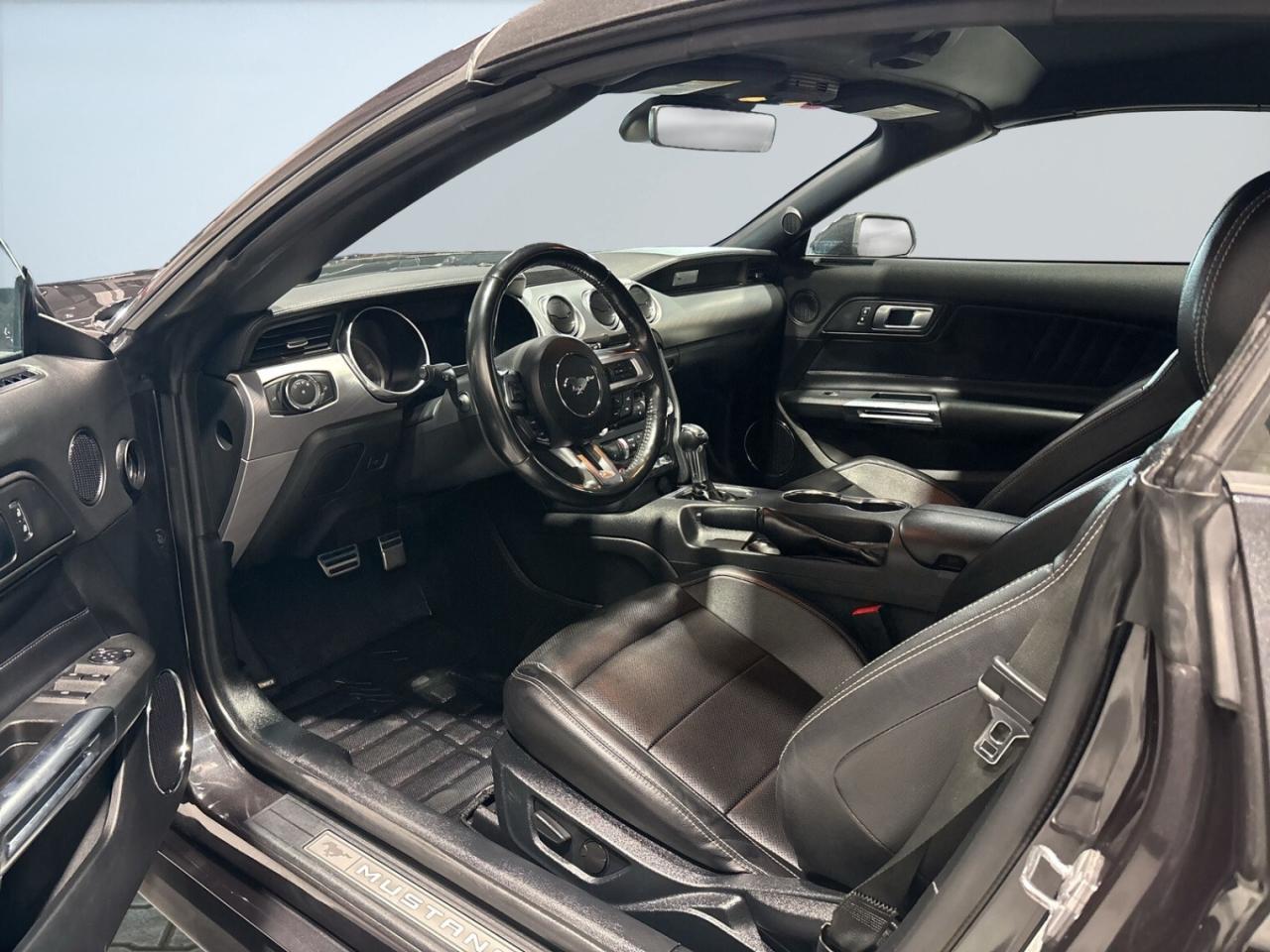 2022 Ford Mustang Convertible / Leather / Back up cam / Android Car Photo