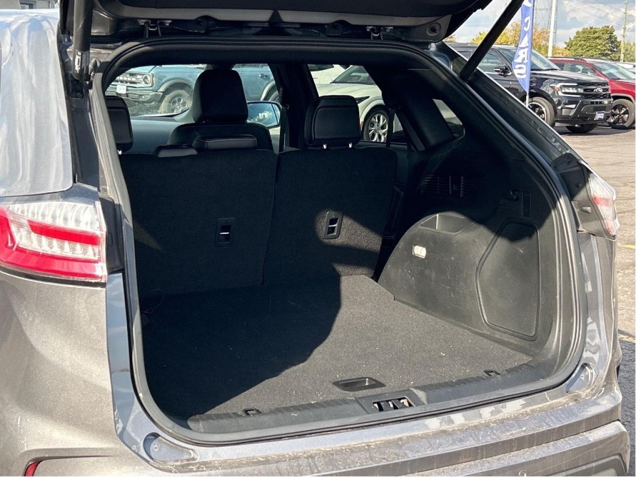 2022 Ford Edge ST 2.7L AWD PREMIUM INTERIOR PANO ROOF T TOW Photo