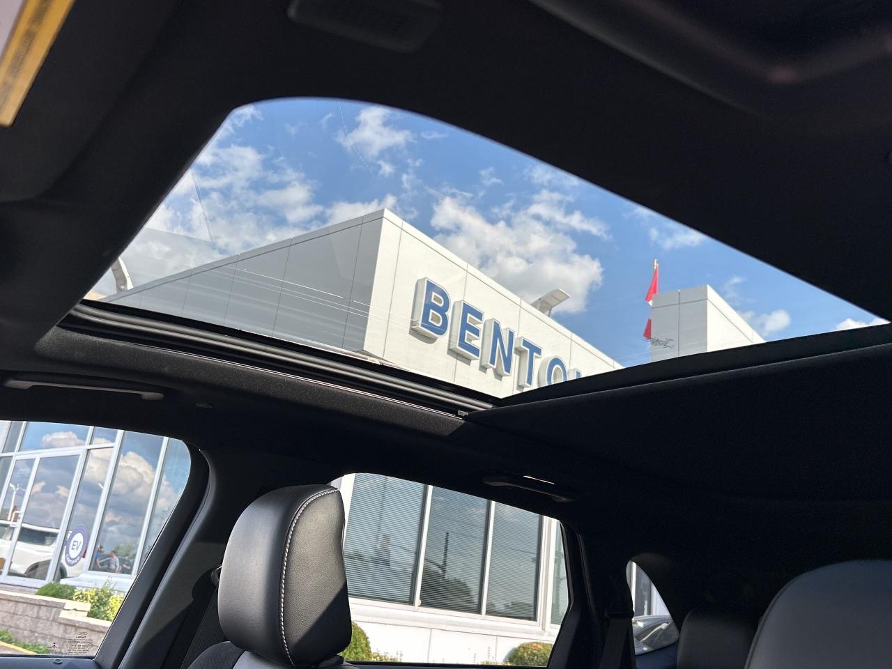 2022 Ford Edge ST 2.7L AWD PREMIUM INTERIOR PANO ROOF T TOW Photo