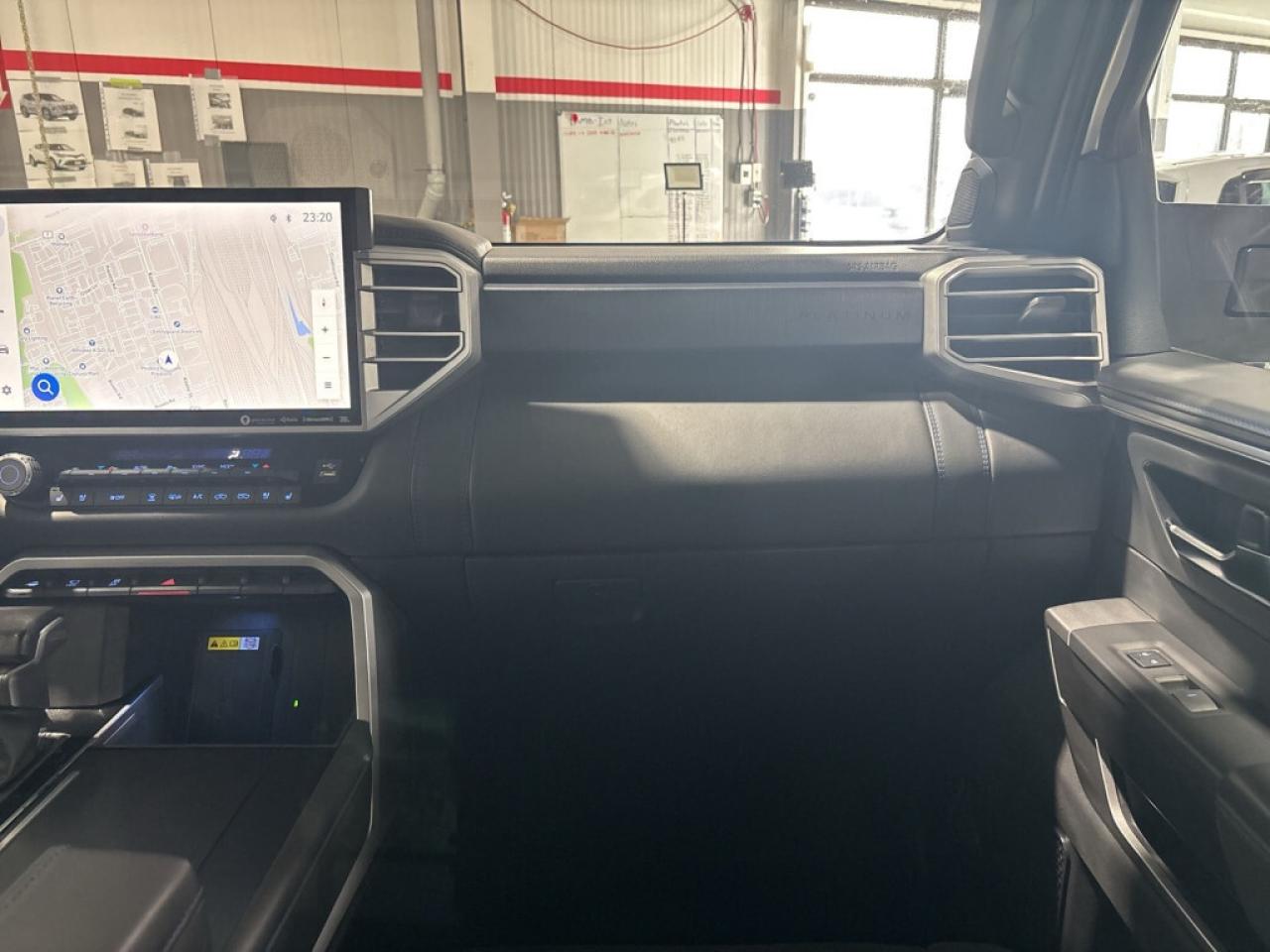 2023 Toyota Tundra PLATINUM/CREWMAX 1794/Immaculate Condition / No ac Photo