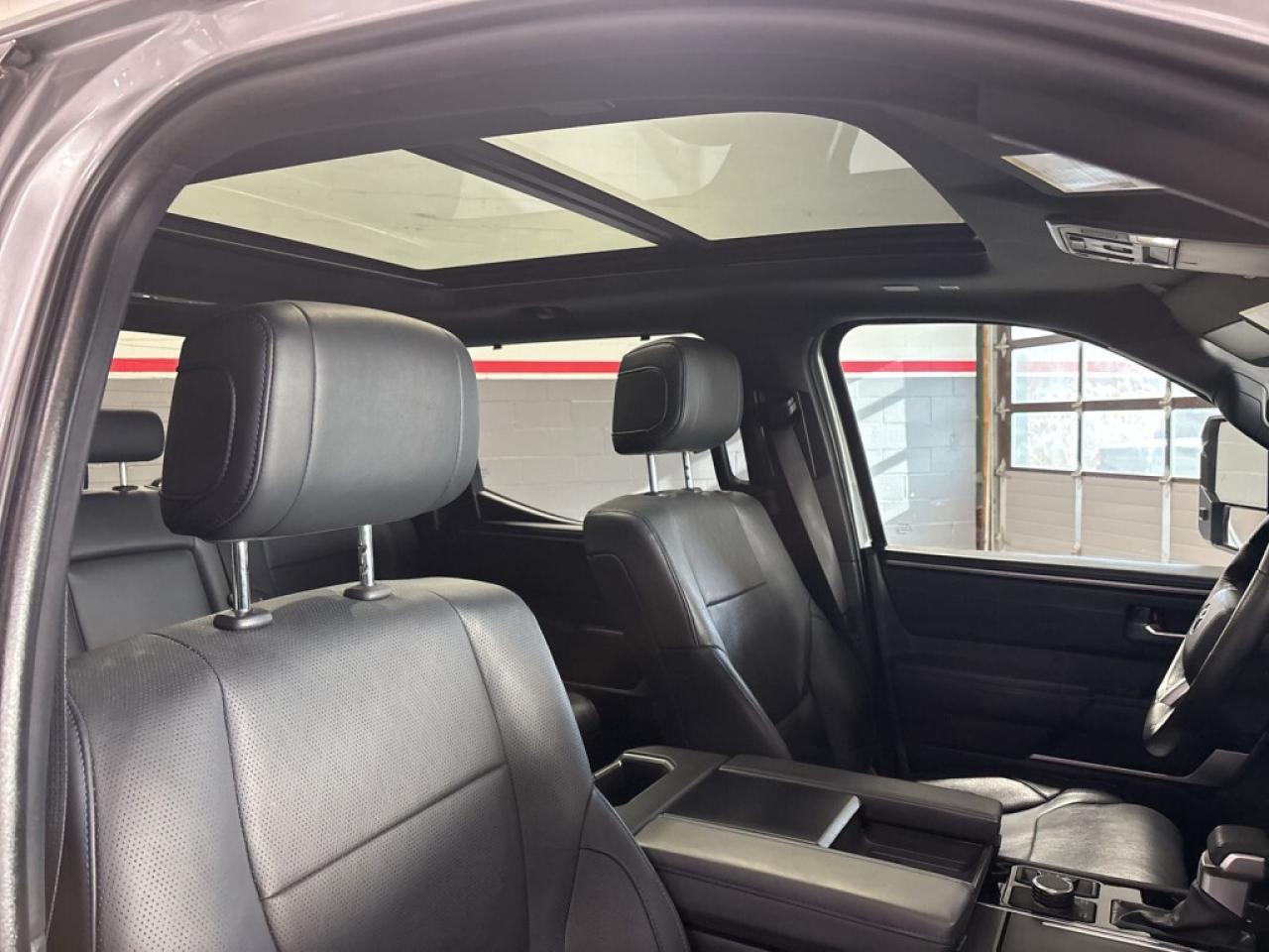 2023 Toyota Tundra PLATINUM/CREWMAX 1794/Immaculate Condition / No ac Photo