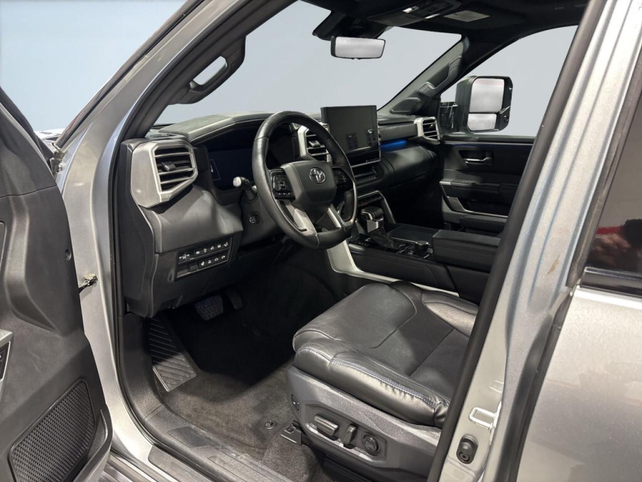 2023 Toyota Tundra PLATINUM/CREWMAX 1794/Immaculate Condition / No ac Photo