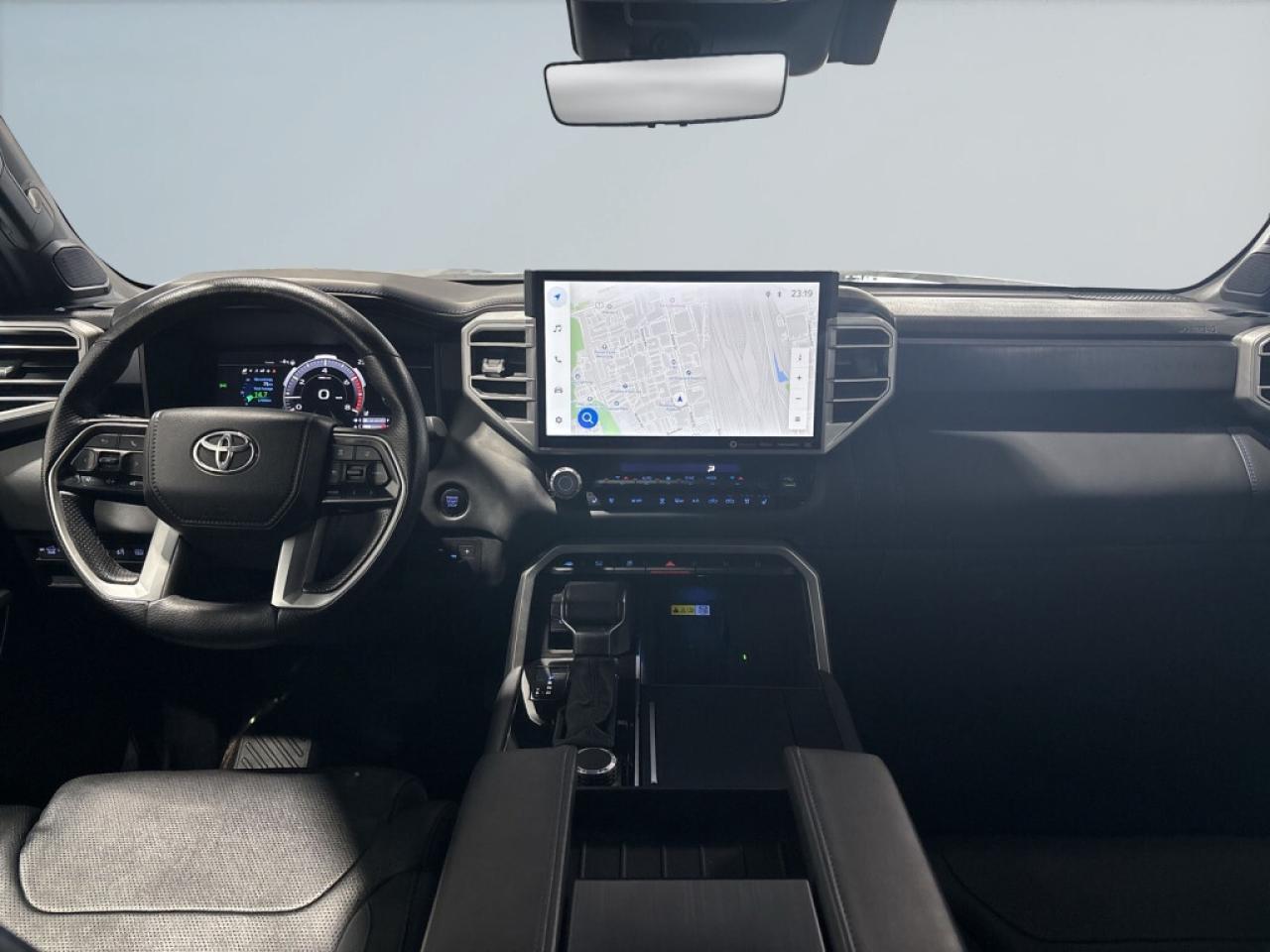 2023 Toyota Tundra PLATINUM/CREWMAX 1794/Immaculate Condition / No ac Photo