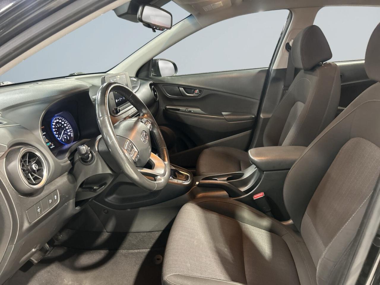 2022 Hyundai KONA 2.0L Preferred AWD / Lane depart Assist / Active C Photo