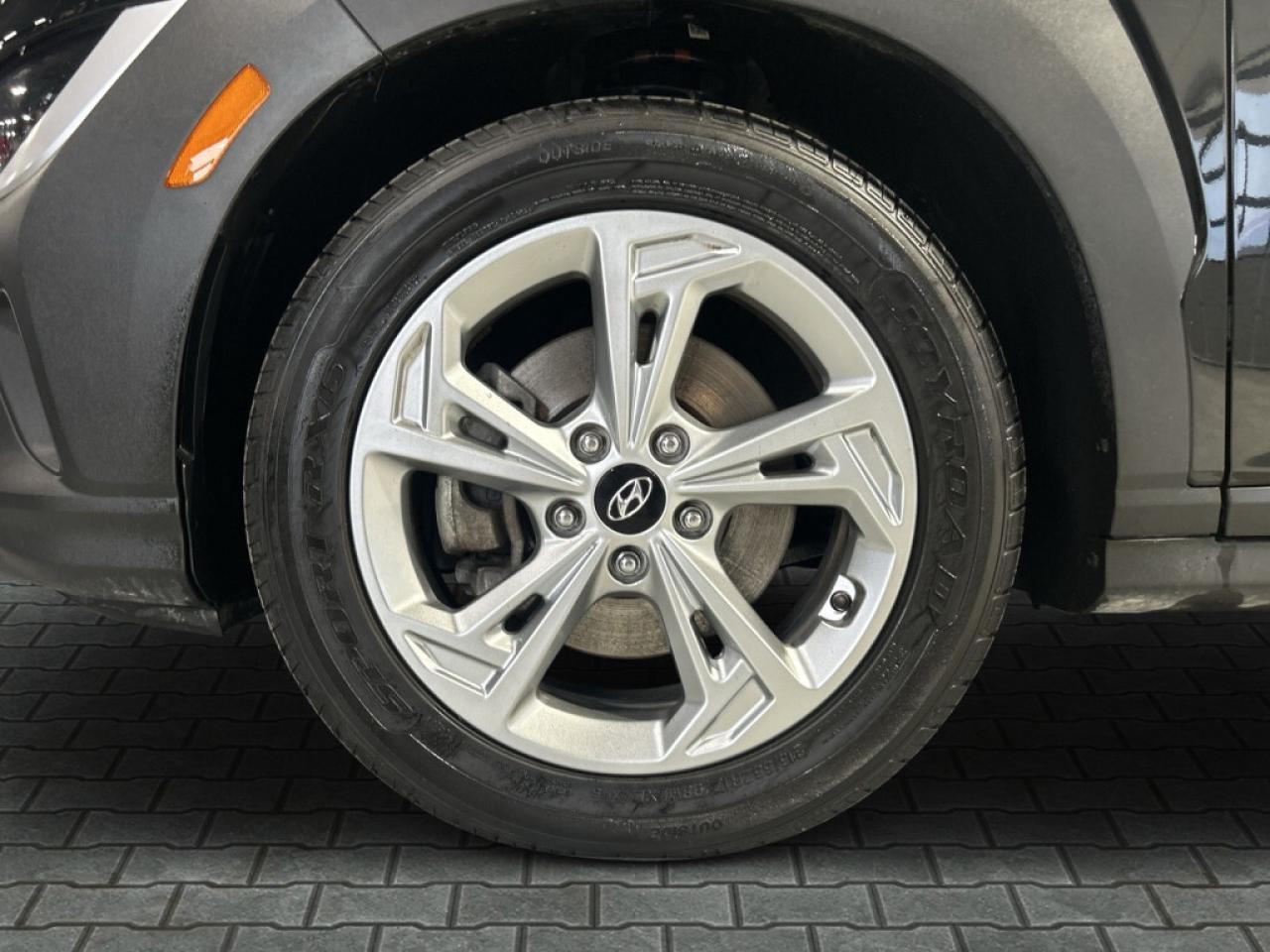 2022 Hyundai KONA 2.0L Preferred AWD / Lane depart Assist / Active C Photo