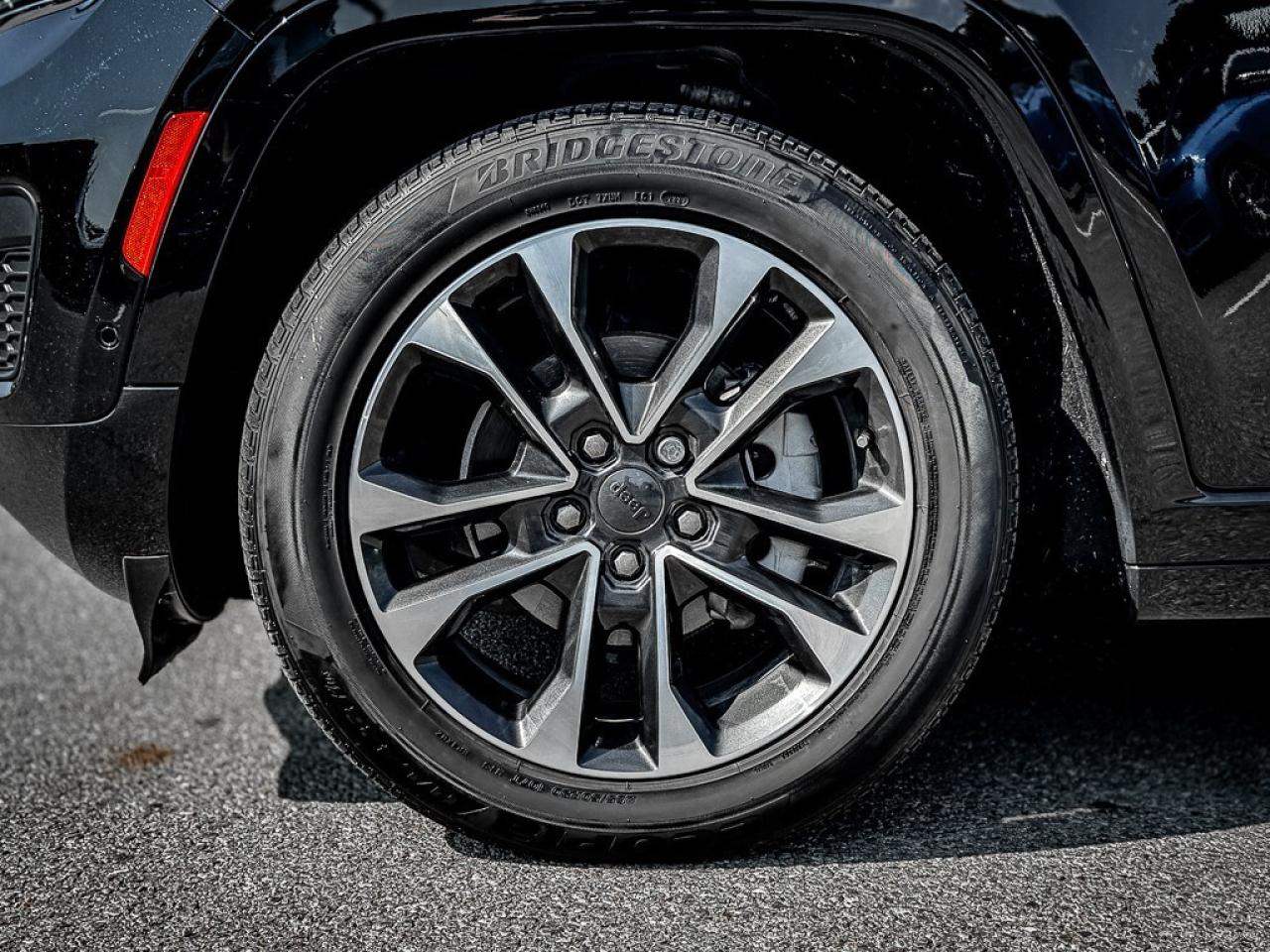 2022 Jeep Grand Cherokee Overland   MASSAGE SEATING   HEATED/VENTED LEATHER Photo