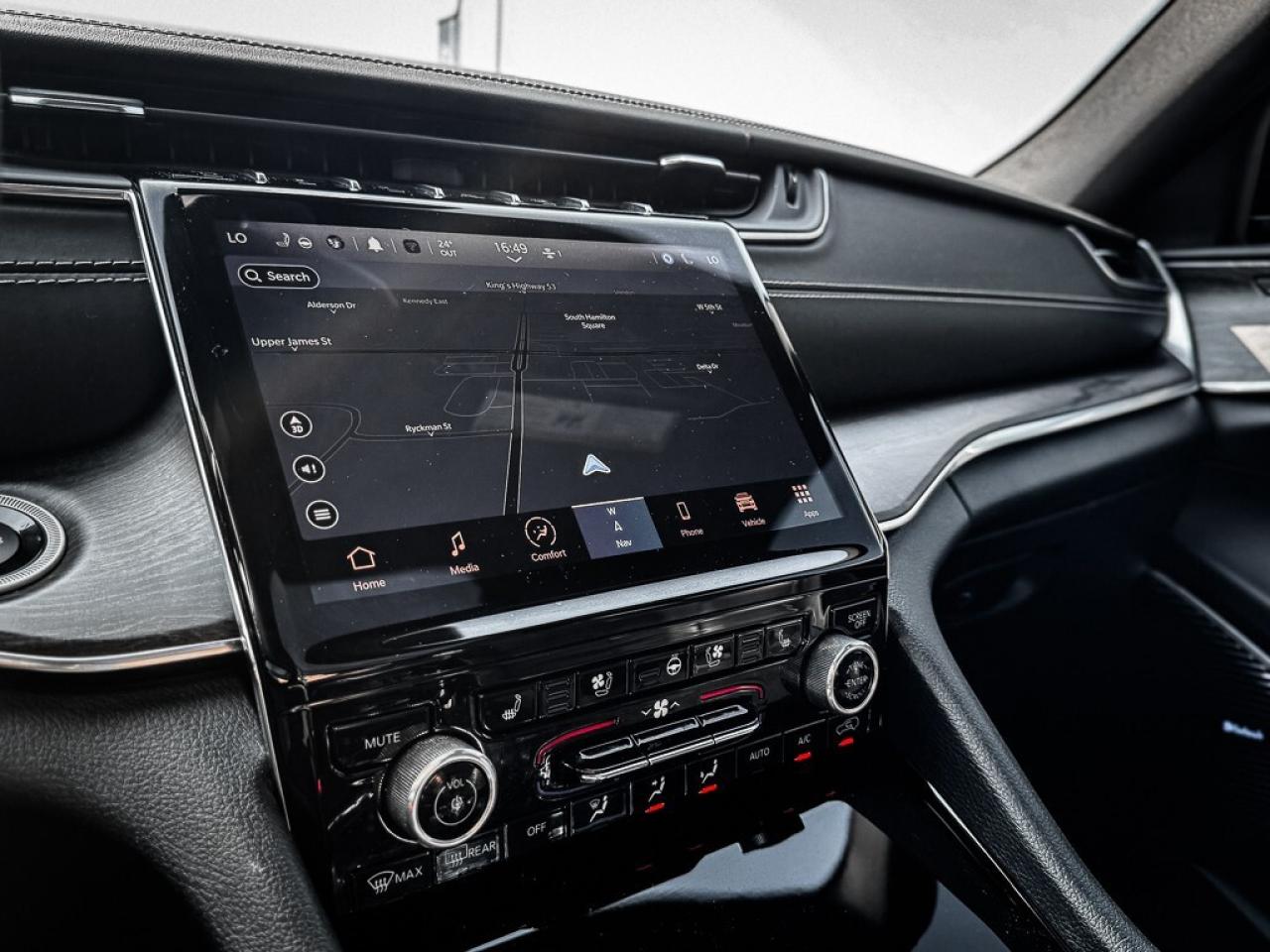 2022 Jeep Grand Cherokee Overland   MASSAGE SEATING   HEATED/VENTED LEATHER Photo