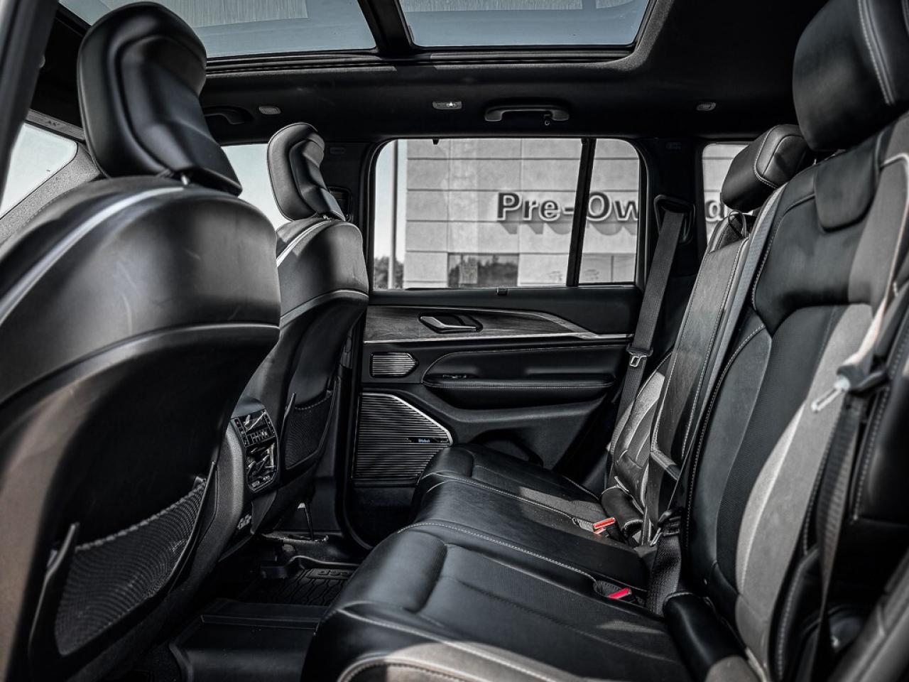 2022 Jeep Grand Cherokee Overland   MASSAGE SEATING   HEATED/VENTED LEATHER Photo