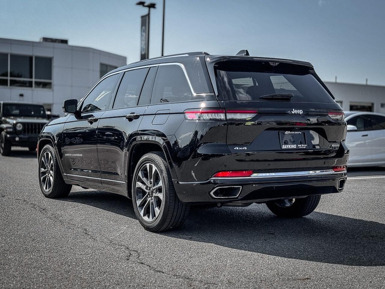 2022 Jeep Grand Cherokee Overland   MASSAGE SEATING   HEATED/VENTED LEATHER Photo