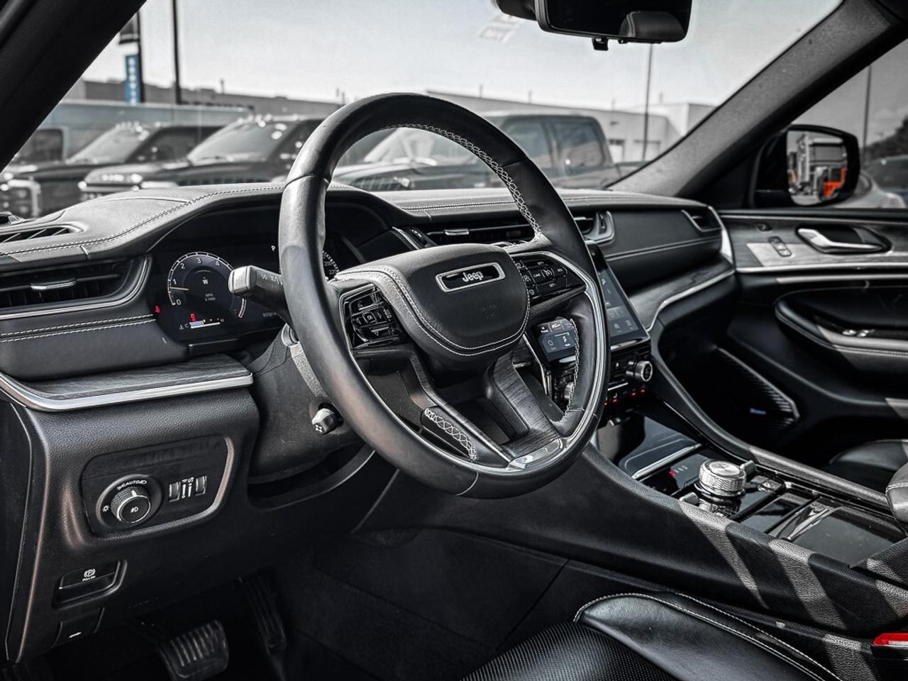 2022 Jeep Grand Cherokee Overland   MASSAGE SEATING   HEATED/VENTED LEATHER Photo