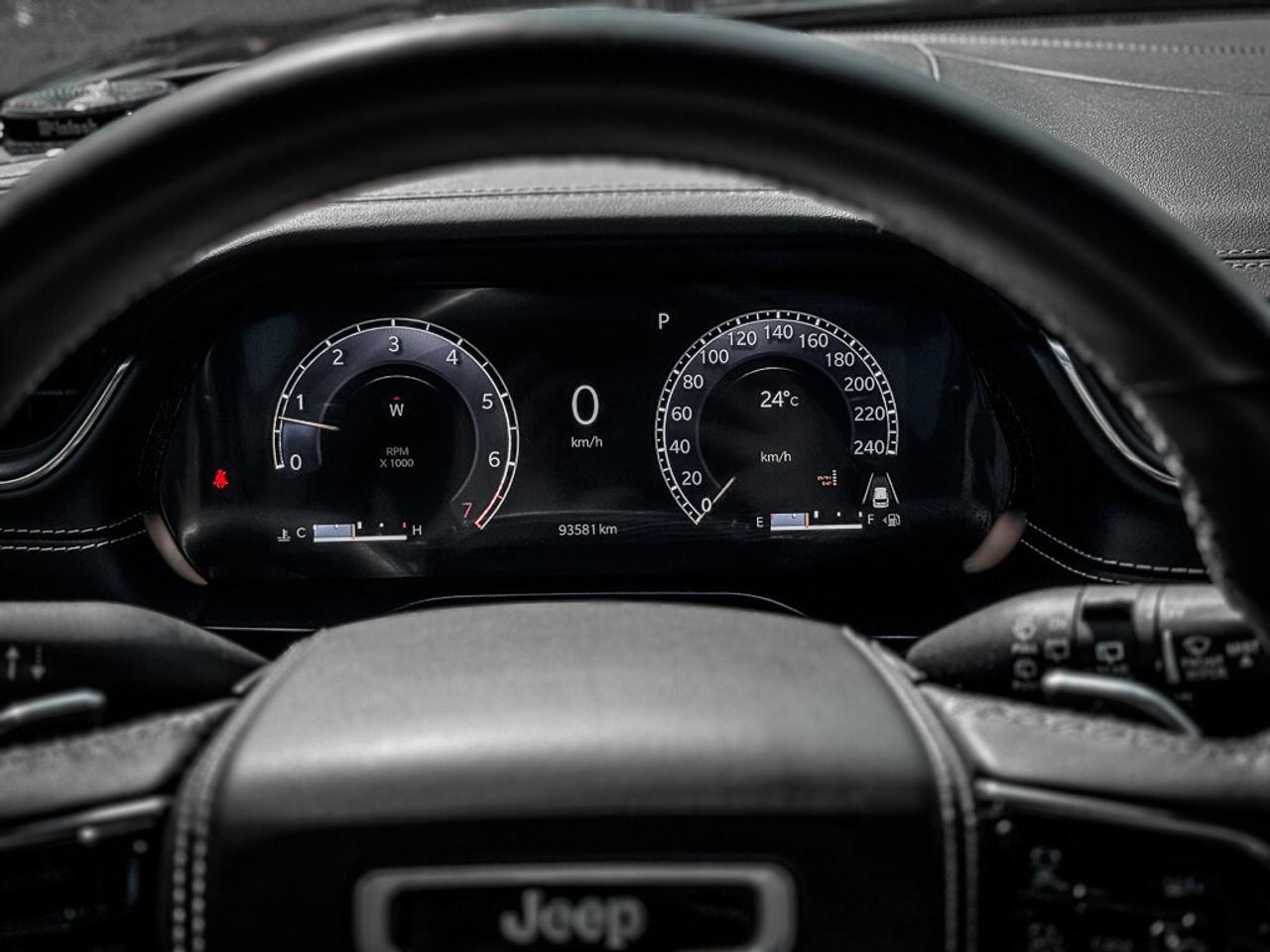 2022 Jeep Grand Cherokee Overland   MASSAGE SEATING   HEATED/VENTED LEATHER Photo