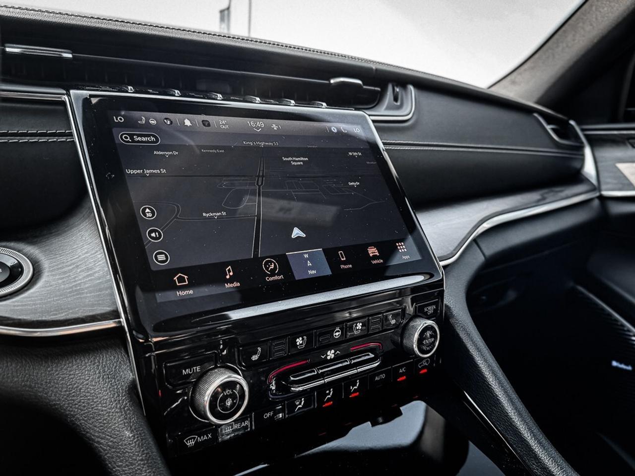 2022 Jeep Grand Cherokee Overland   MASSAGE SEATING   HEATED/VENTED LEATHER Photo