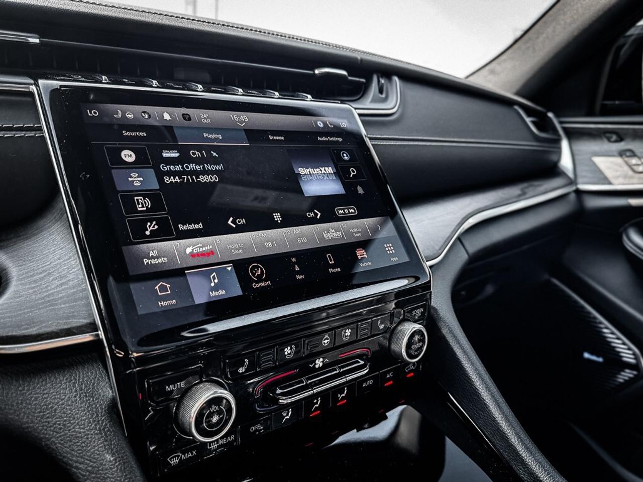 2022 Jeep Grand Cherokee Overland   MASSAGE SEATING   HEATED/VENTED LEATHER Photo