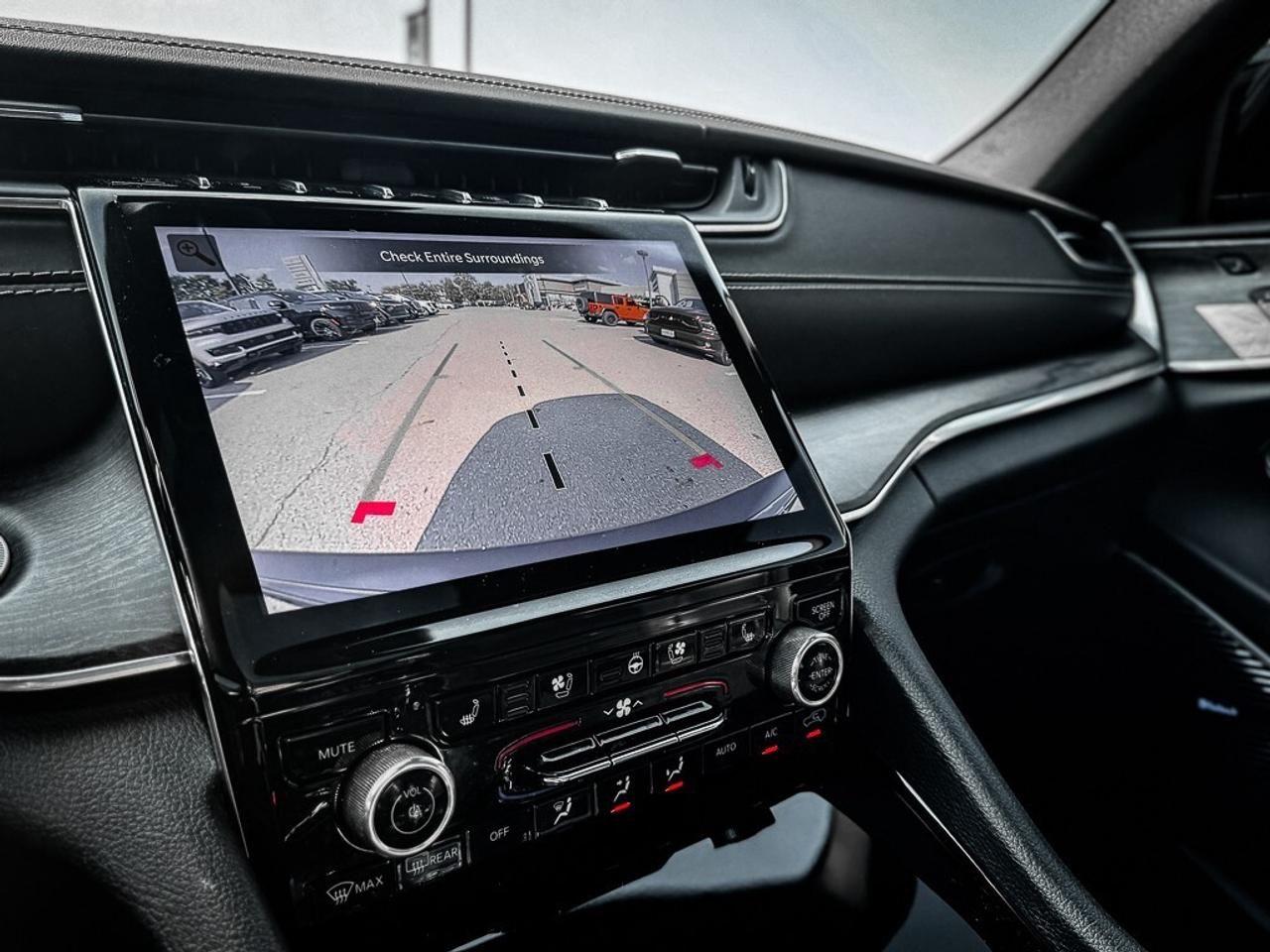 2022 Jeep Grand Cherokee Overland   MASSAGE SEATING   HEATED/VENTED LEATHER Photo