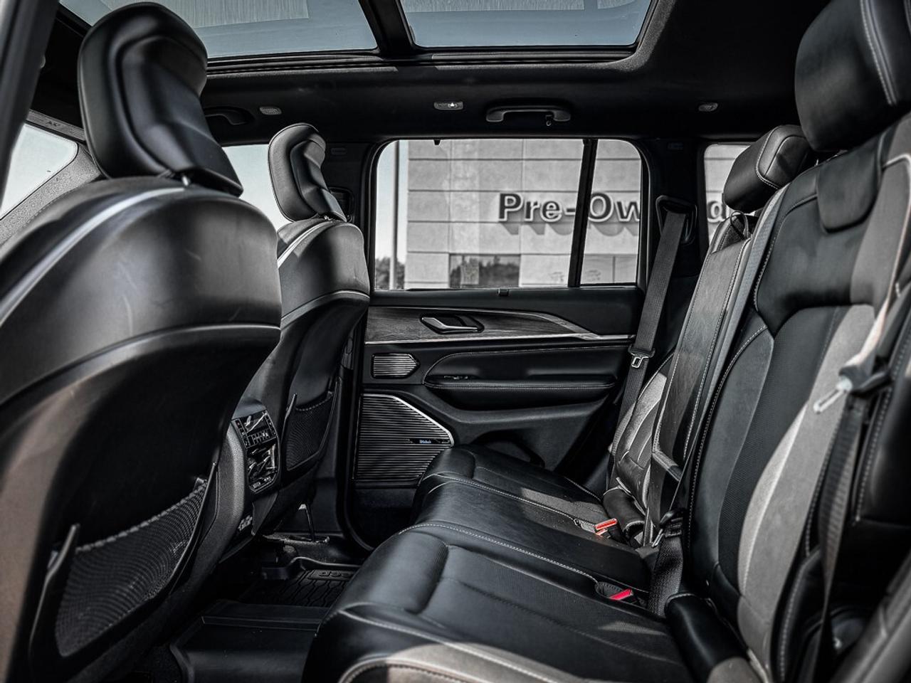 2022 Jeep Grand Cherokee Overland   MASSAGE SEATING   HEATED/VENTED LEATHER Photo