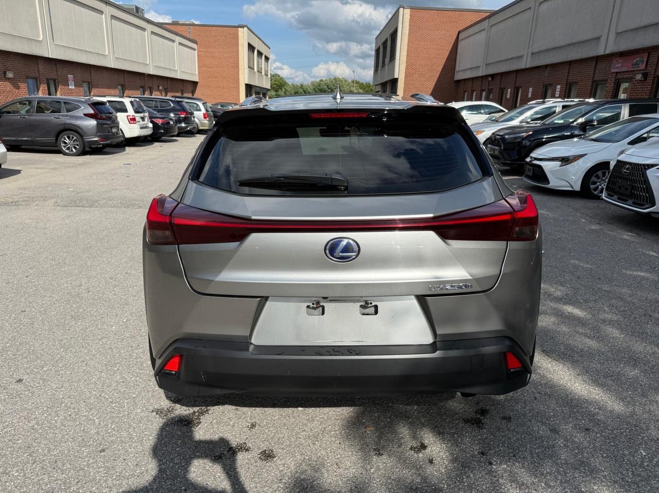 2019 Lexus UX UX 250h CVT, PREMIUM PACKAGE, NO ACCIDENT Photo4