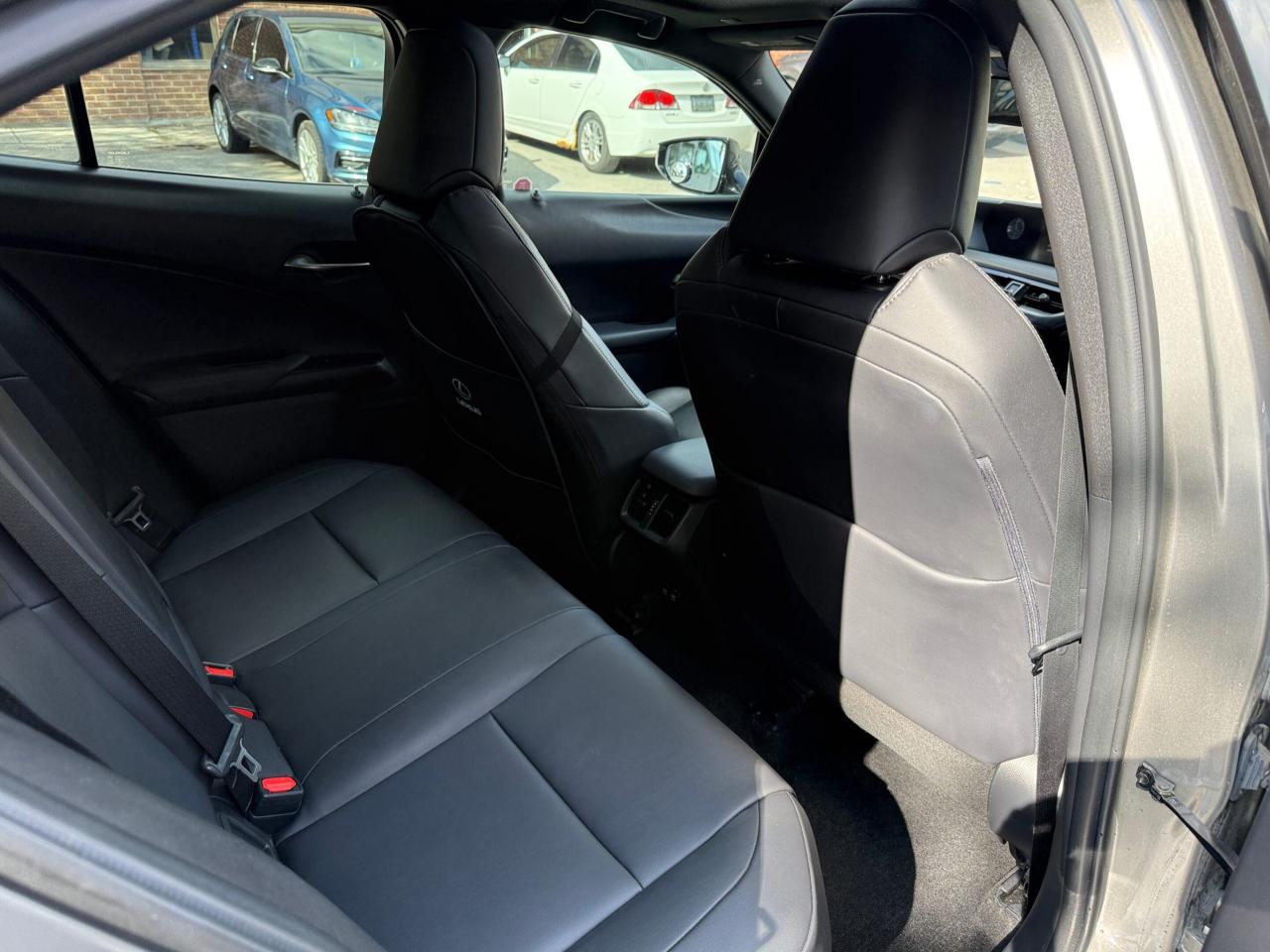 2019 Lexus UX UX 250h CVT, PREMIUM PACKAGE, NO ACCIDENT Photo