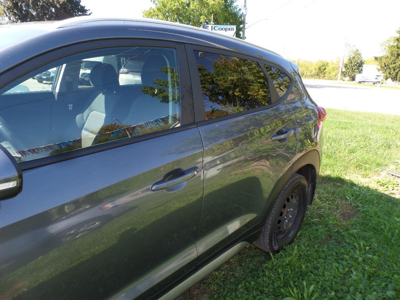 2017 Hyundai Tucson AWD 4DR 2.0L PREMIUM Photo2