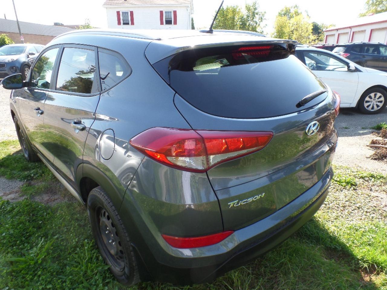 2017 Hyundai Tucson AWD 4DR 2.0L PREMIUM Photo