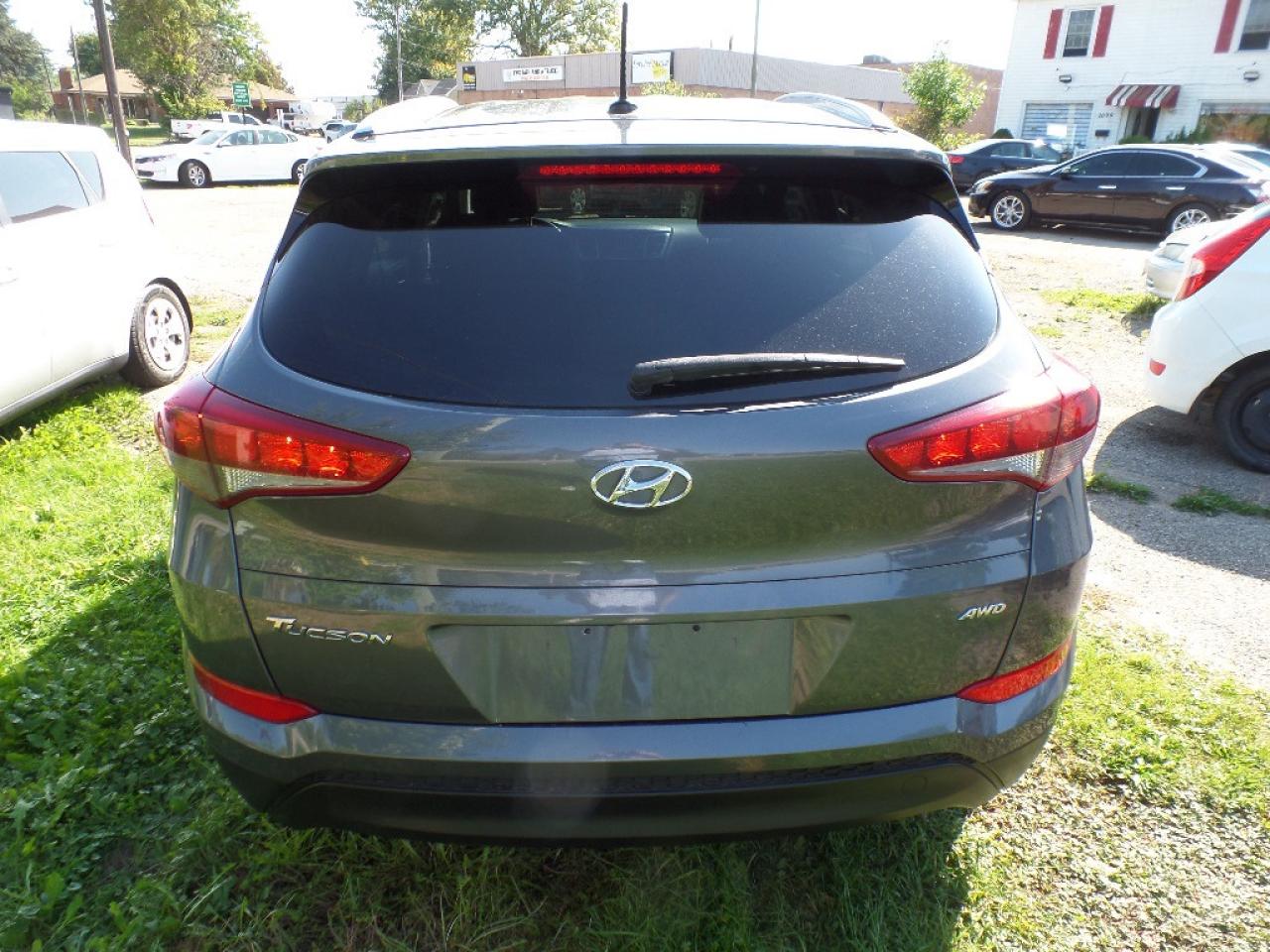 2017 Hyundai Tucson AWD 4DR 2.0L PREMIUM Photo