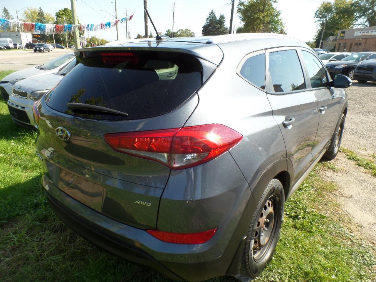 2017 Hyundai Tucson AWD 4DR 2.0L PREMIUM Photo