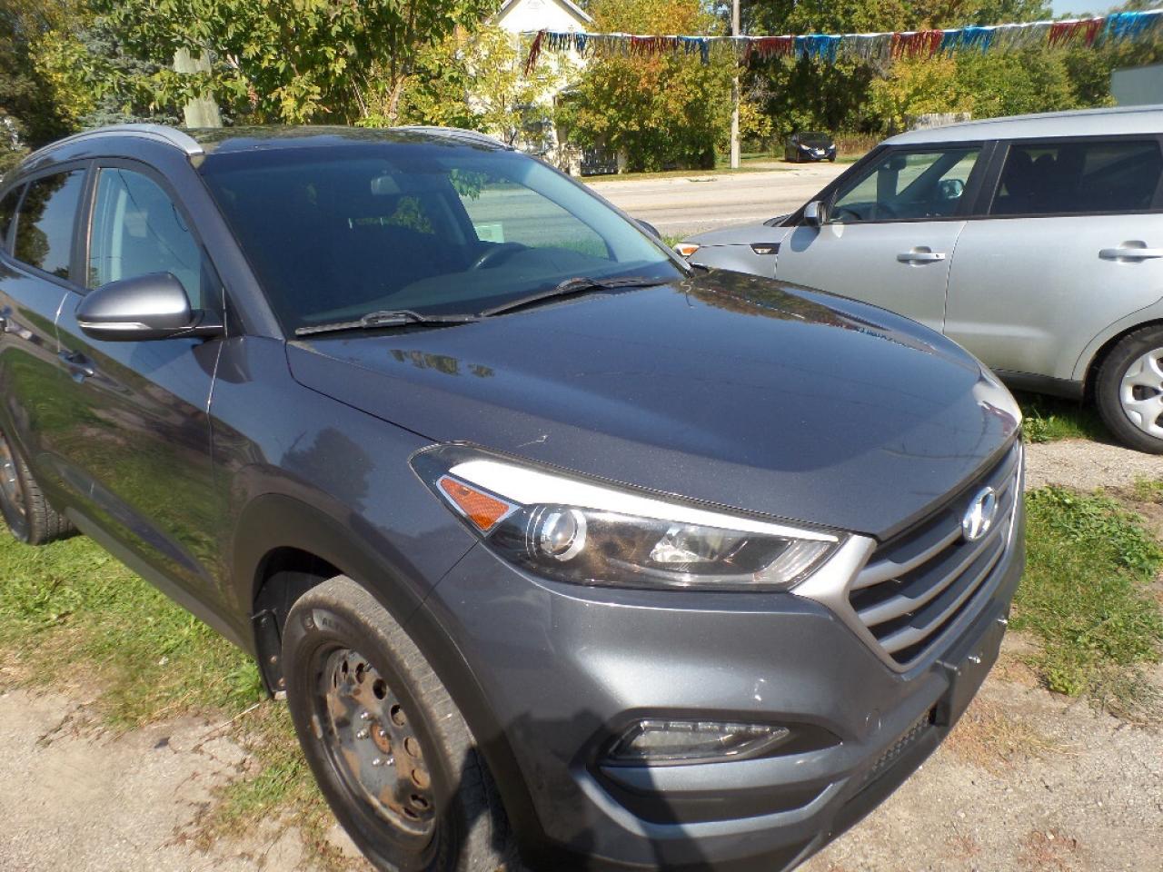 2017 Hyundai Tucson AWD 4DR 2.0L PREMIUM Photo