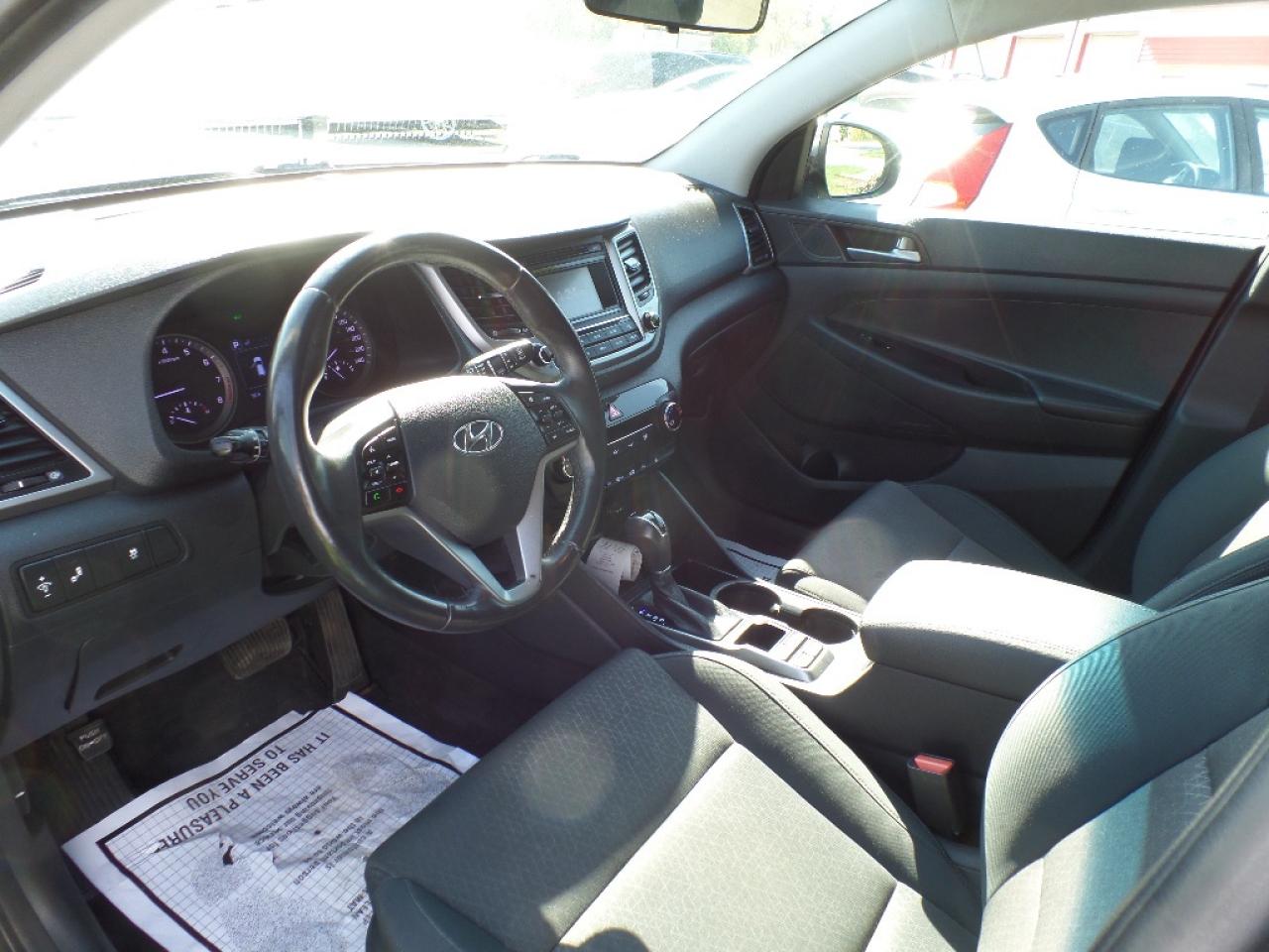 2017 Hyundai Tucson AWD 4DR 2.0L PREMIUM Photo