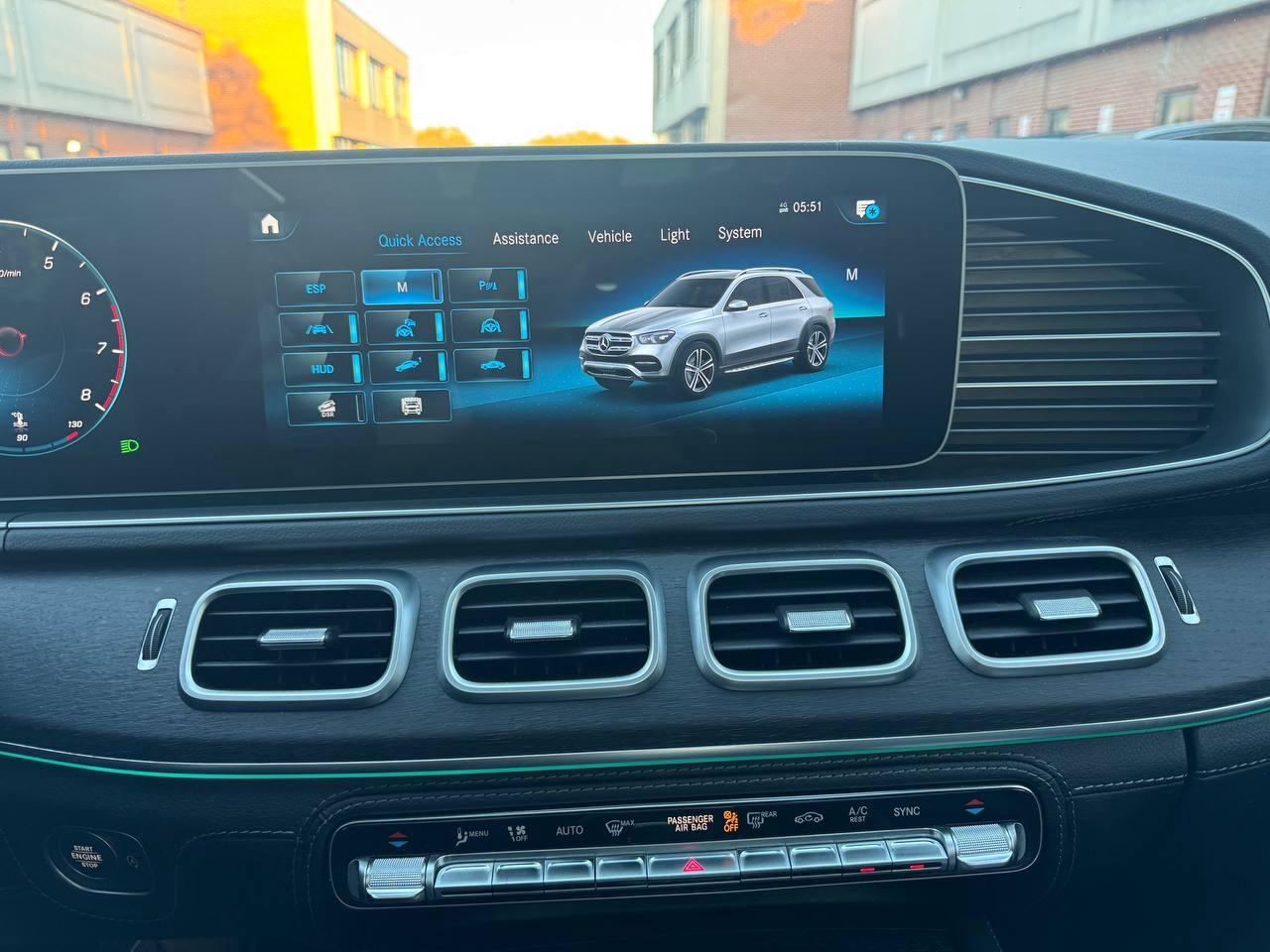 2022 Mercedes-Benz GLE GLE 350 4MATIC SUV, DISTRONIC, ONE OWNER, NO ACCID Photo