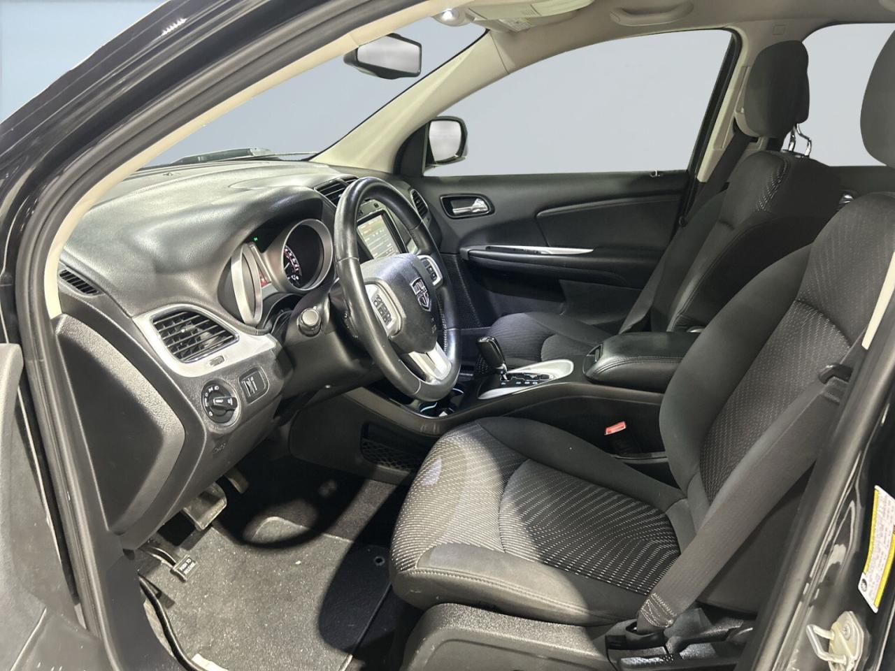 2016 Dodge Journey SXT / 7 Seater / Big Screen / NAVI / B Cam / Remot Photo