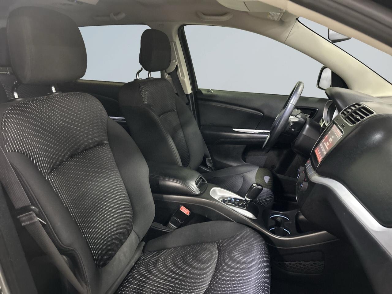 2016 Dodge Journey SXT / 7 Seater / Big Screen / NAVI / B Cam / Remot Photo