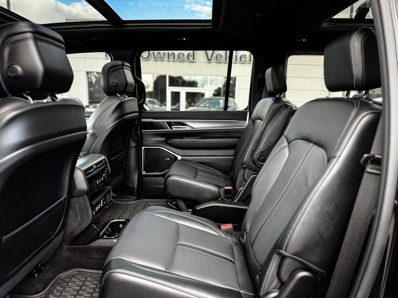 2025 Jeep Wagoneer L Series II Carbide   SERIES 2   CARBIDE   PANO ROOF Photo