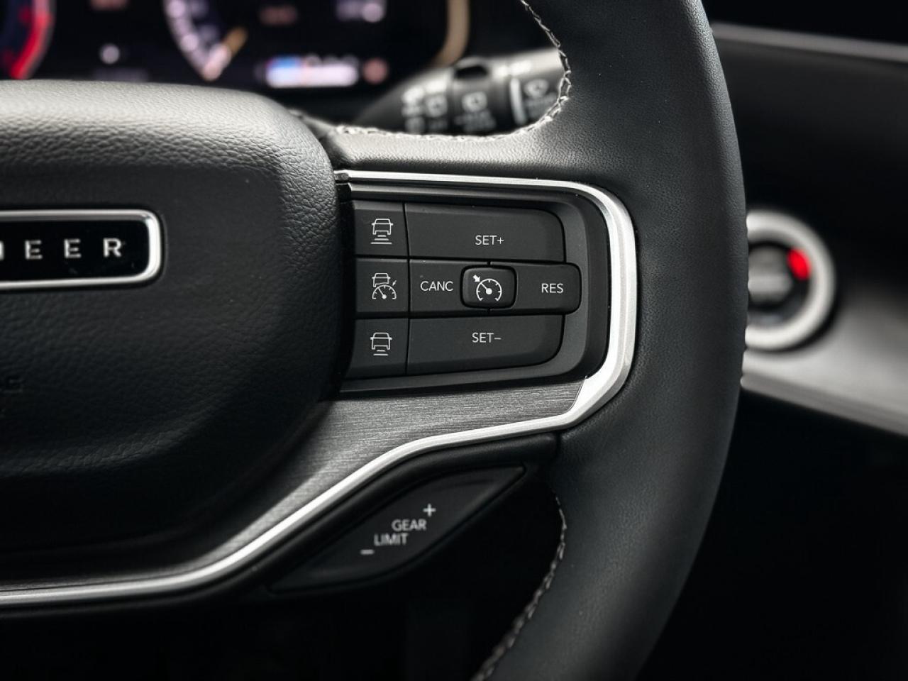 2025 Jeep Wagoneer L Series II Carbide   SERIES 2   CARBIDE   PANO ROOF Photo