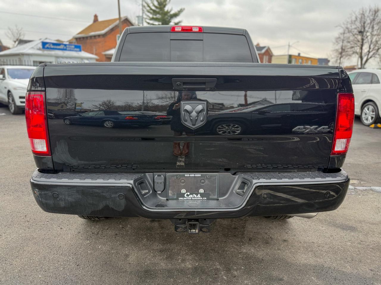 2022 RAM 1500 Classic SLT-4X4/CREW CAB/REMOTE/CAMERA/FULL SERVICE RECORD Photo