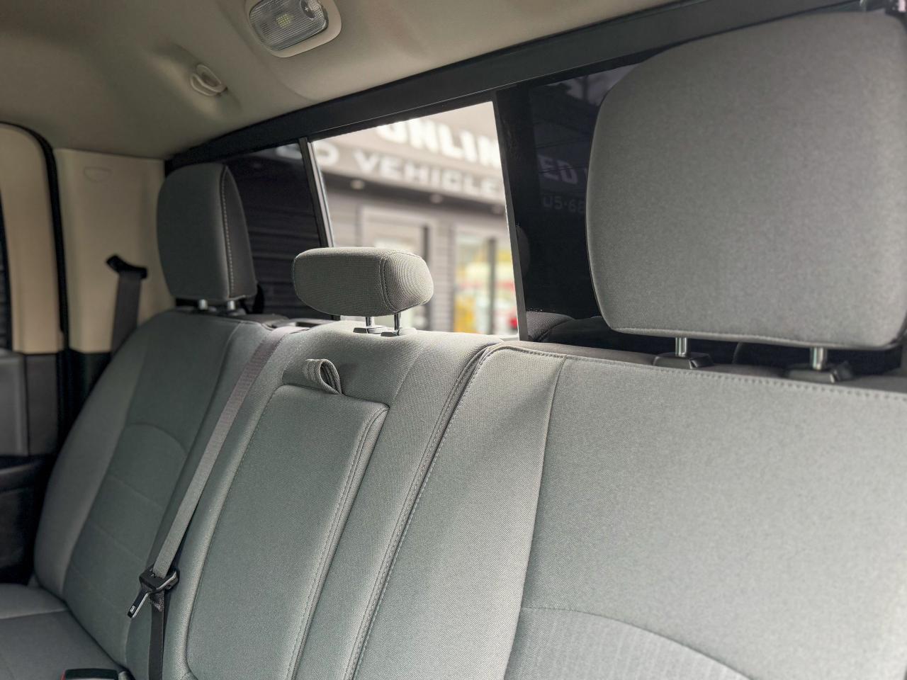 2022 RAM 1500 Classic SLT-4X4/CREW CAB/REMOTE/CAMERA/FULL SERVICE RECORD Photo