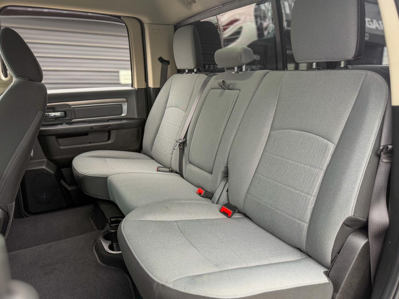 2022 RAM 1500 Classic SLT-4X4/CREW CAB/REMOTE/CAMERA/FULL SERVICE RECORD Photo