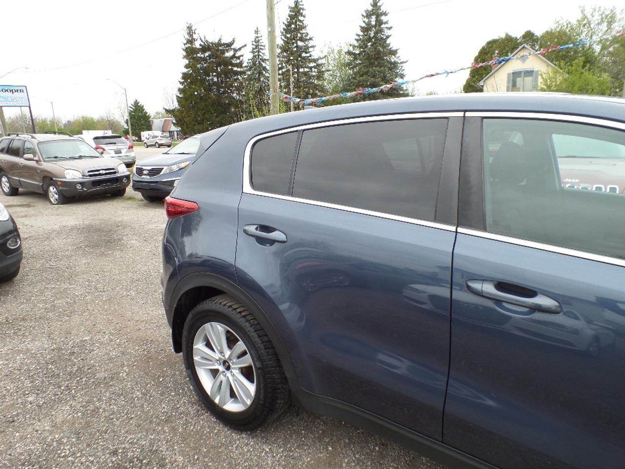 2017 Kia Sportage FWD 4dr LX Photo3