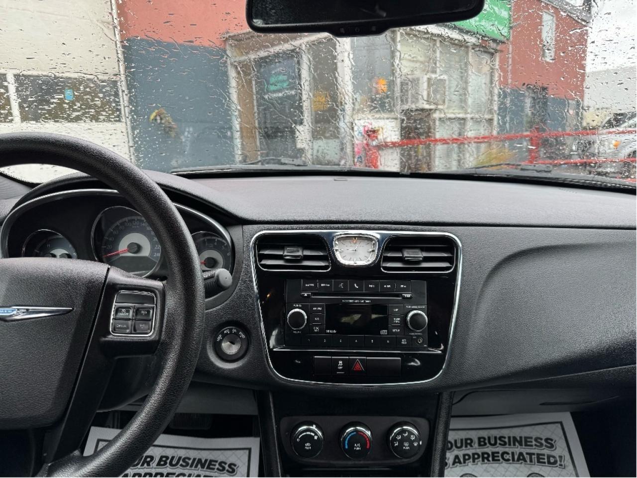 2013 Chrysler 200 LX Photo