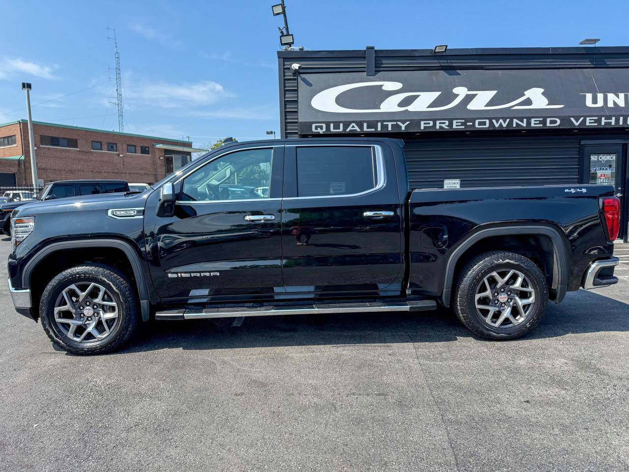 2023 GMC Sierra 1500 SLT/CREWCAB/4X4/CAMERA/REMOTE/1 OWNER/5.3L/LEATHER Photo