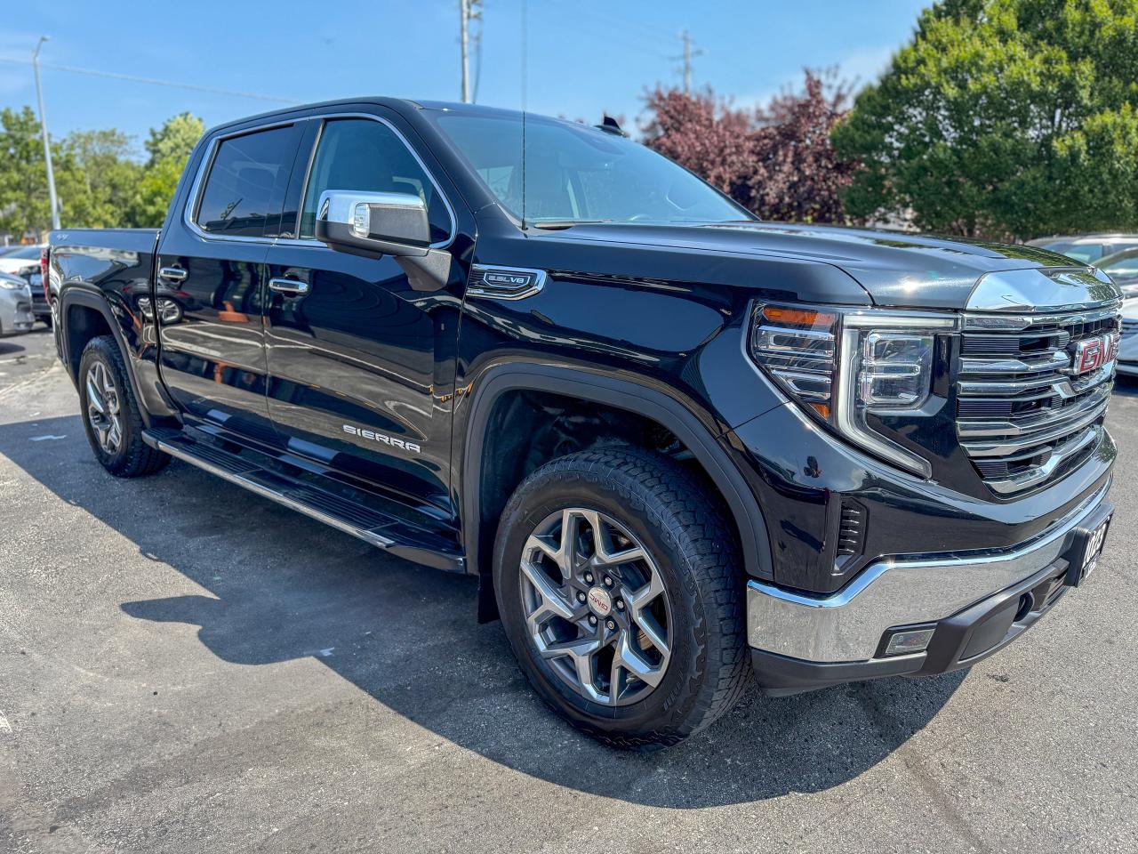 2023 GMC Sierra 1500 SLT/CREWCAB/4X4/CAMERA/REMOTE/1 OWNER/5.3L/LEATHER Photo