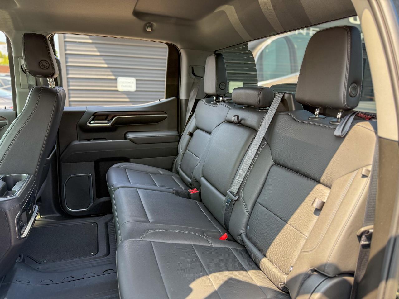 2023 GMC Sierra 1500 SLT/CREWCAB/4X4/CAMERA/REMOTE/1 OWNER/5.3L/LEATHER Photo