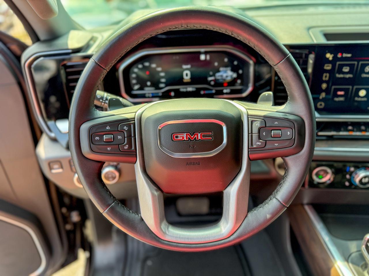 2023 GMC Sierra 1500 SLT/CREWCAB/4X4/CAMERA/REMOTE/1 OWNER/5.3L/LEATHER Photo